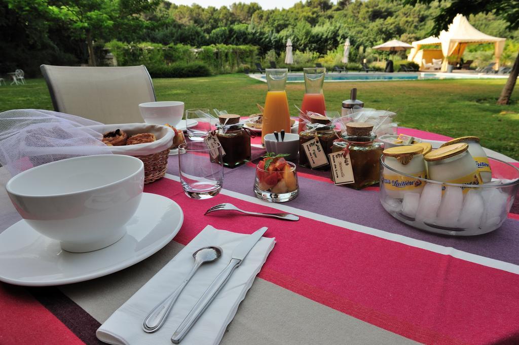 Mas De Lure Bed and Breakfast Salon-de-Provence Eksteriør billede