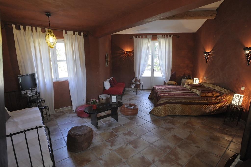 Mas De Lure Bed and Breakfast Salon-de-Provence Eksteriør billede