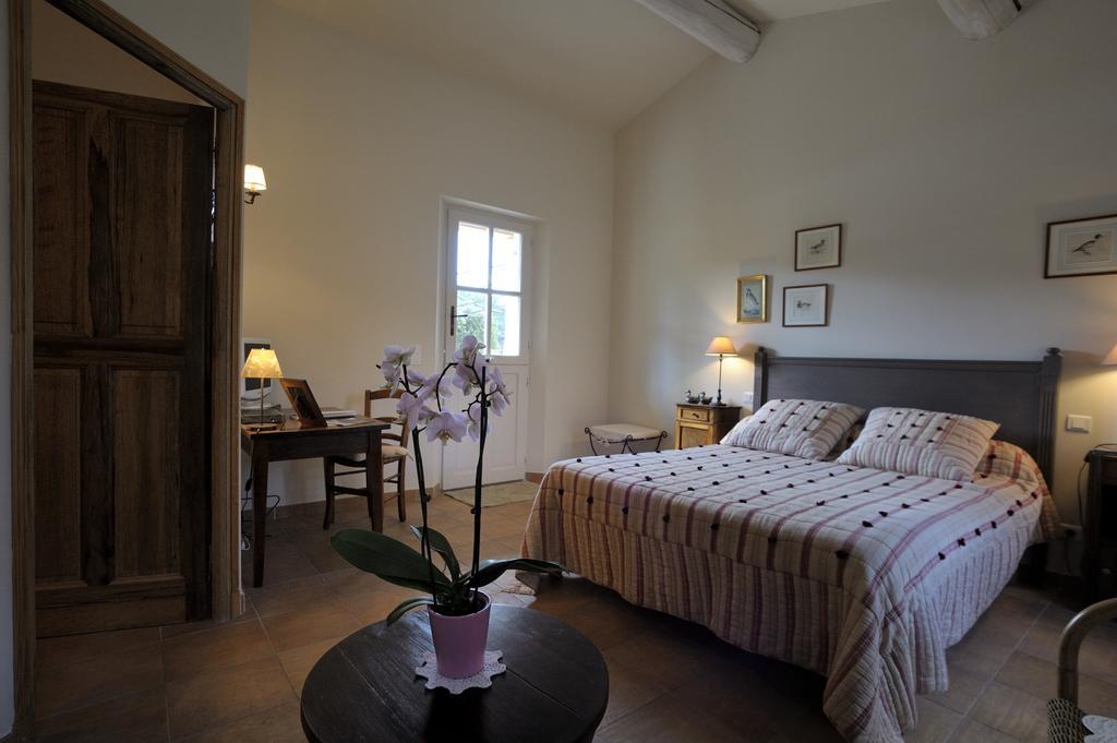 Mas De Lure Bed and Breakfast Salon-de-Provence Eksteriør billede