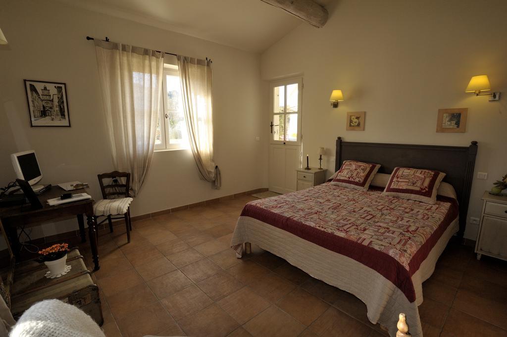 Mas De Lure Bed and Breakfast Salon-de-Provence Eksteriør billede